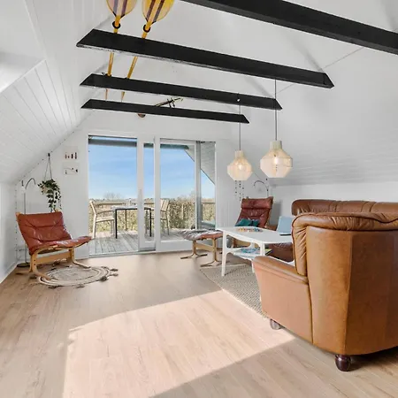 Stunning In With Kitchen Fårevejle