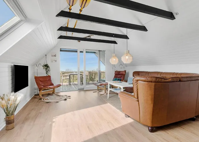 Stunning In With Kitchen Fårevejle