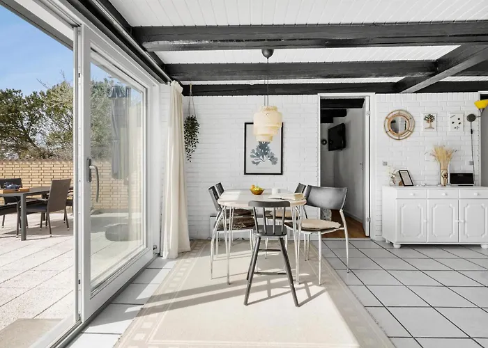 Stunning In With Kitchen Дом отдыха